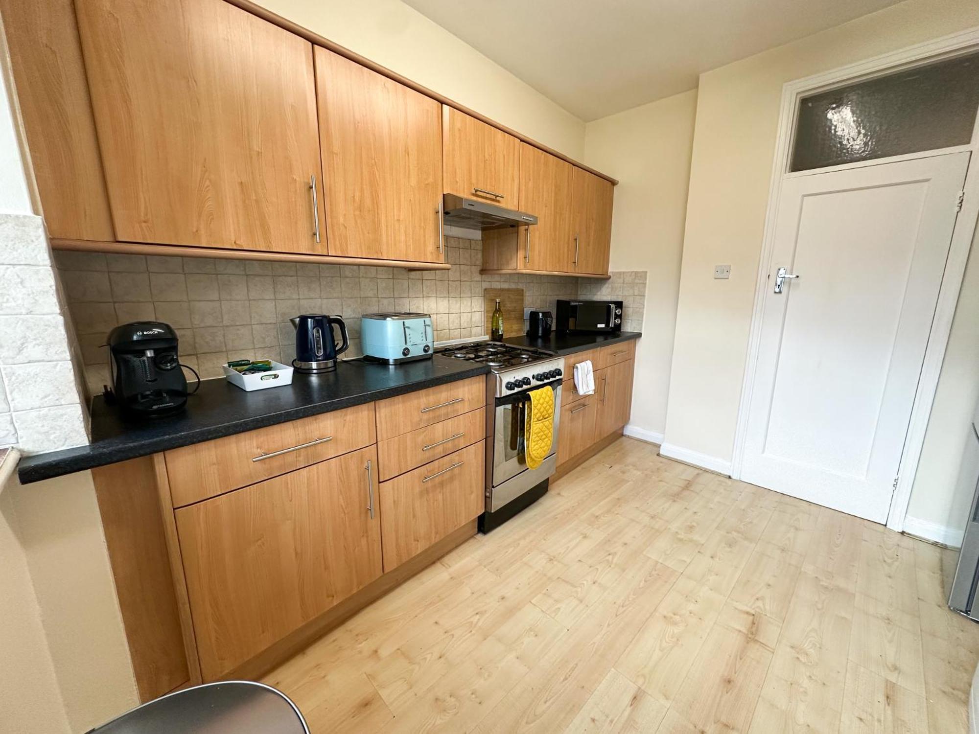 2 Bed Flat - Short Walk From Brent Cross Station Appartement Hendon Buitenkant foto