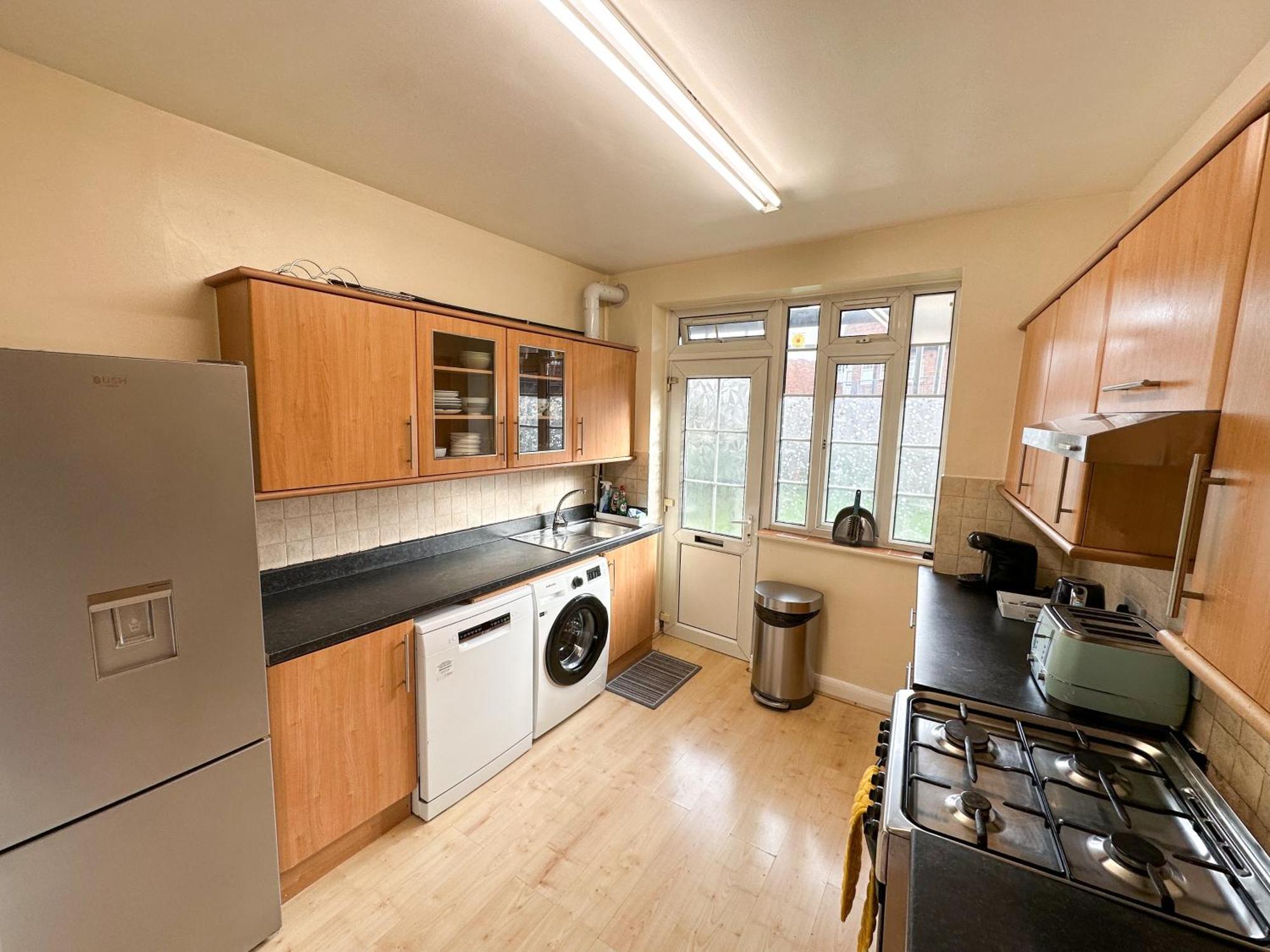 2 Bed Flat - Short Walk From Brent Cross Station Appartement Hendon Buitenkant foto