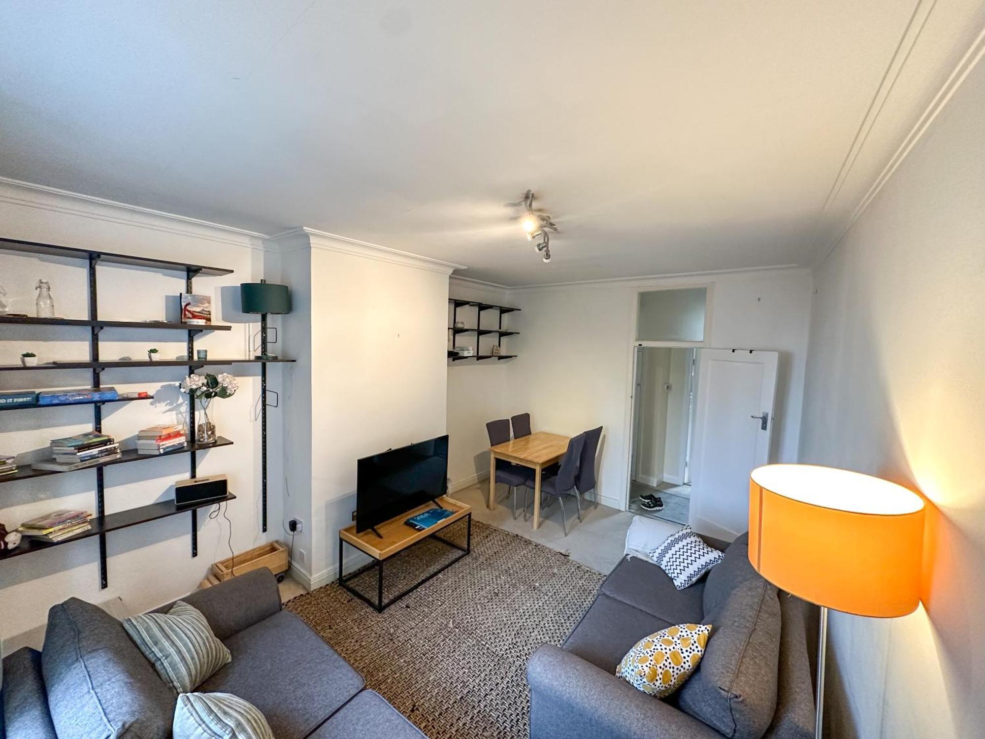 2 Bed Flat - Short Walk From Brent Cross Station Appartement Hendon Buitenkant foto