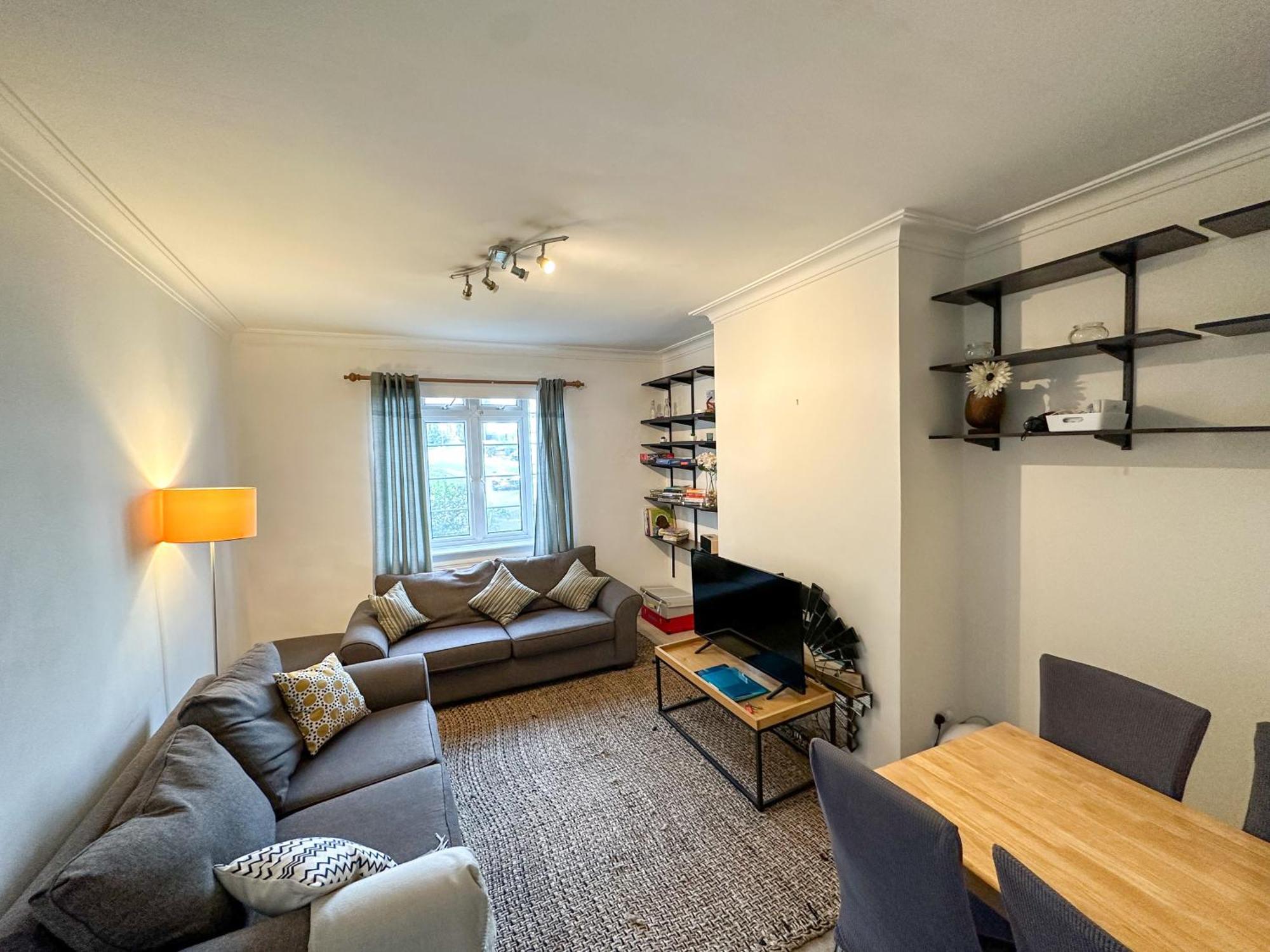 2 Bed Flat - Short Walk From Brent Cross Station Appartement Hendon Buitenkant foto